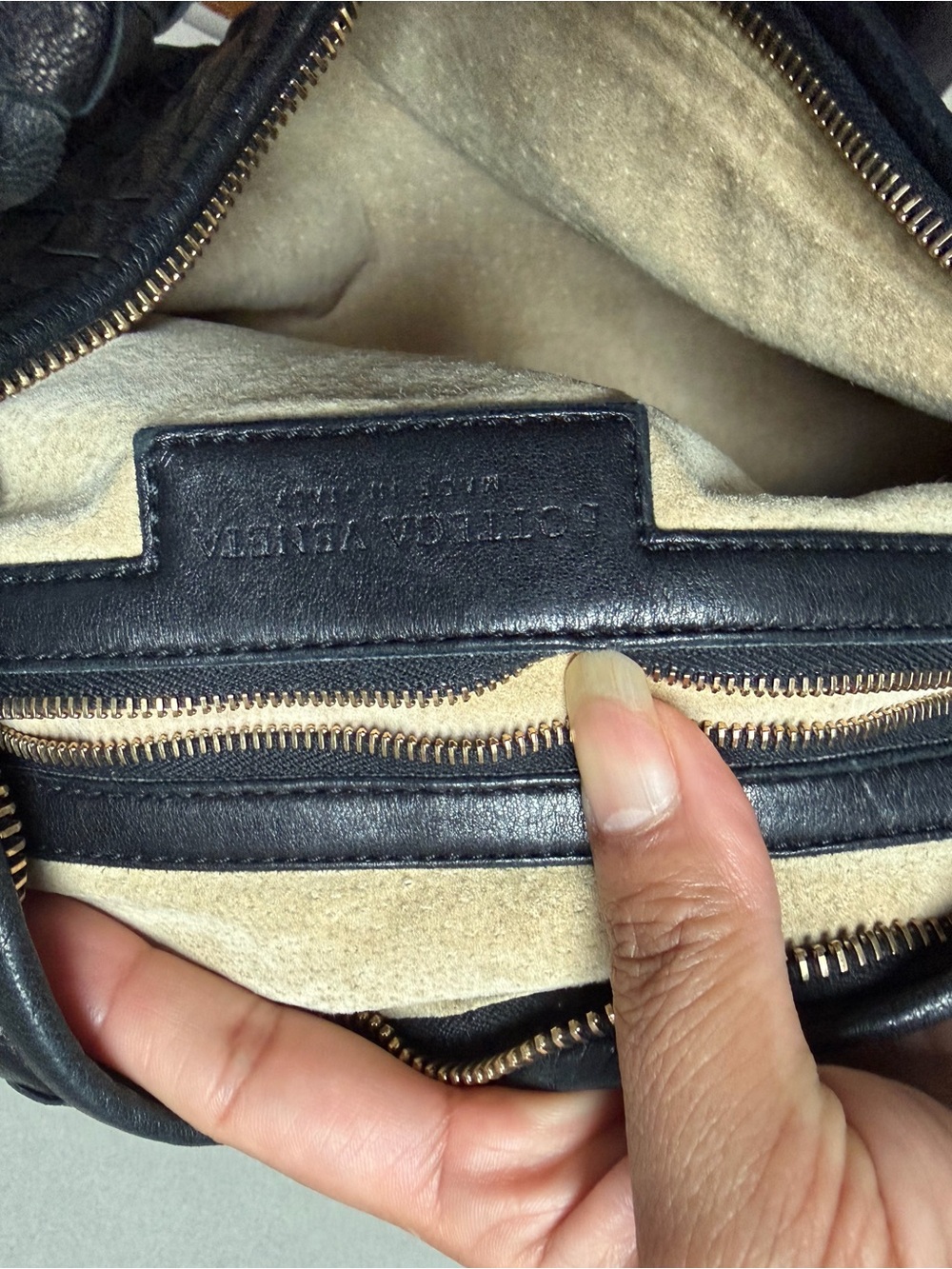 Bottega Veneta Black Intrecciato Leather Hobo - Picture 4 of 4